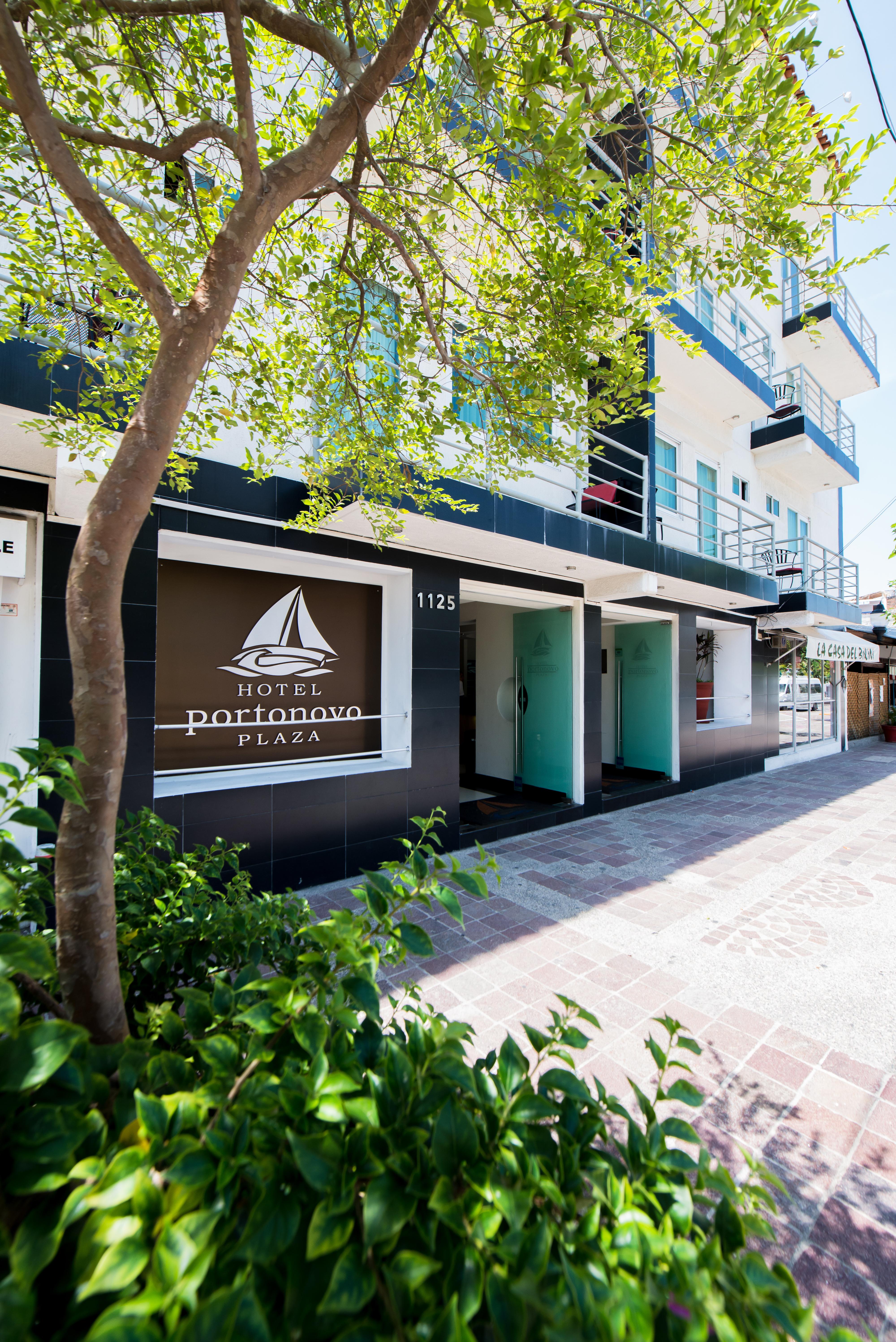 Hotel Portonovo Plaza Malecon Пуэрто-Вальярта Экстерьер фото